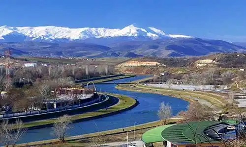 © Ljupco Smokovski - Fotolia | view of river vardar in skopje