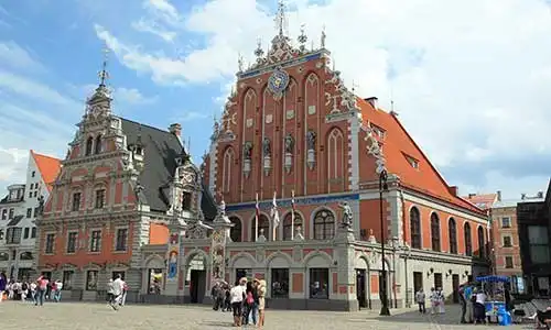 © Lukyslukys | Dreamstime.com