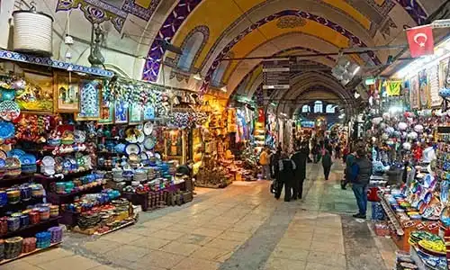 © MasterLu - Fotolia | Grand bazaar shops in Istanbul.