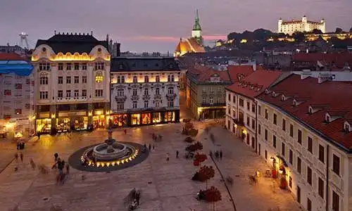 © pxlsjpeg - Fotolia | Bratislava old town