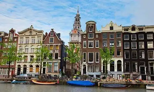 © neirfy - Fotolia | medieval houses of Amsterdam, Netherlands