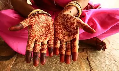 © rcocchieri - Fotolia | Indian hands