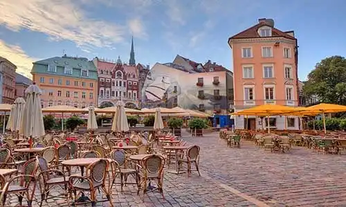 © Rostislav Glinsky - Fotolia | City square. Riga, Latvia.