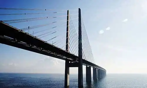 © ultrakreativ - Fotolia | The Bridge - Die Brücke