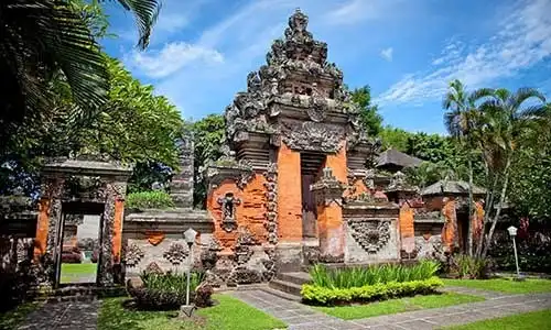 © Aleksandar Todorovic - Fotolia | Entrance gate of Negeri Propinsi Museum in Denpasar, Bali