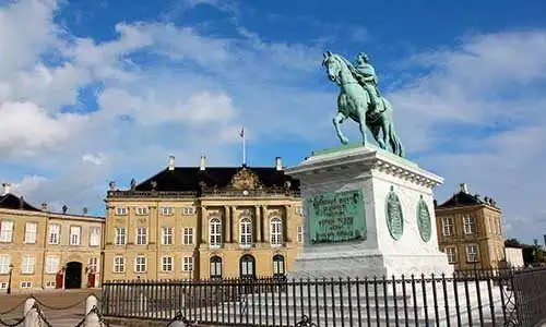 © laguna35 - Fotolia | Amalienborg mit Fredrik V