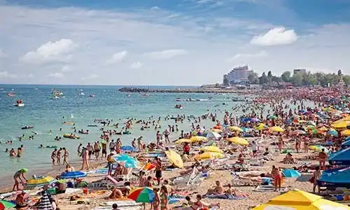 © Aleksandar Todorovic - Fotolia | Beautiful long sand beach in Costinesti, Constanta, Romania