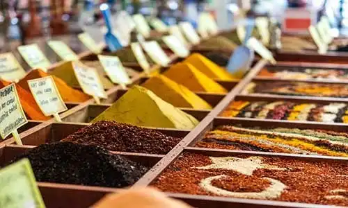 © Kirill Smirnov - Fotolia | Closeup of spices on sale market
