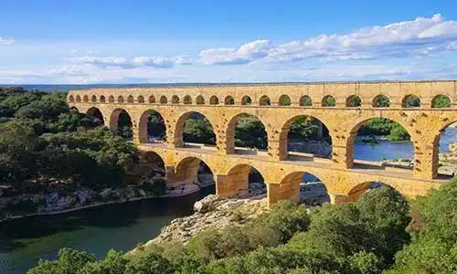 © LianeM - Fotolia | Pont du Gard 33