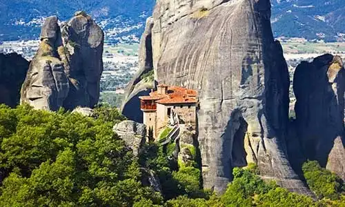 © Nikolai Sorokin - Fotolia | Meteora monastery in Greece