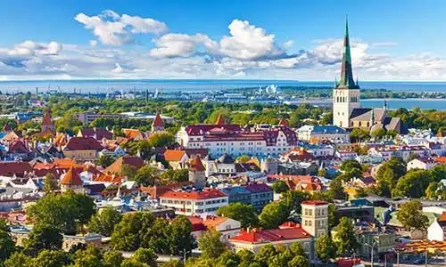 © Scanrail - Fotolia | Aerial panorama of Tallinn, Estonia