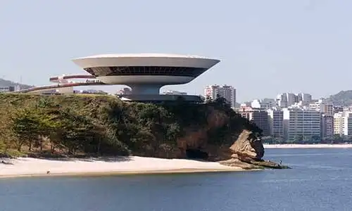 © Leninha | Dreamstime.com