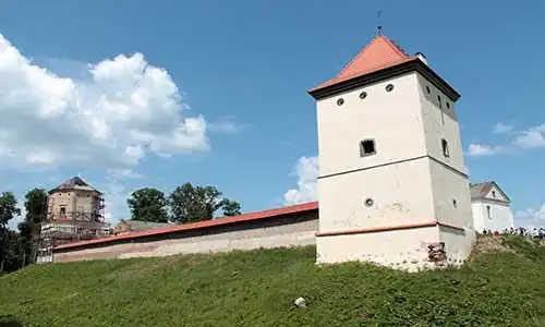 © kazakovmaksim - Fotolia | Lubcha Castle in Belarus