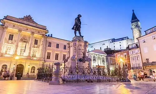 © kasto - Fotolia | Tartini square in Piran, Slovenia, Europe