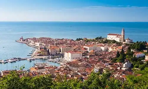 © kasto - Fotolia | Picturesque old town Piran - Slovenia.