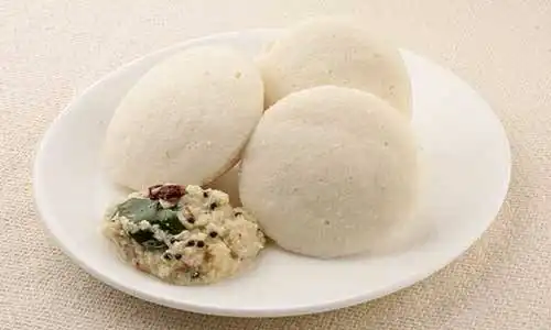 © susansam90 - Fotolia | south indian food IDLY.
