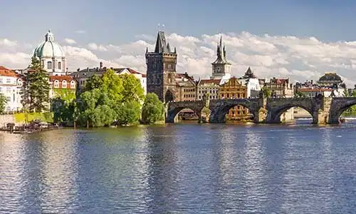 © andrzej2012 - Fotolia | Moldau und Karlsbrücke