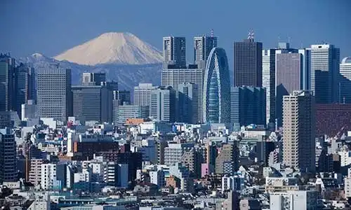 © moonrise - Fotolia | å¯Œå£«å±±ã¨æ–°å®¿ã®é«˜å±¤ãƒ“ãƒ«ç¾¤