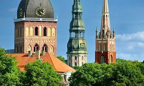 © Aleksey Stemmer - Fotolia | Latvian church towers in Riga