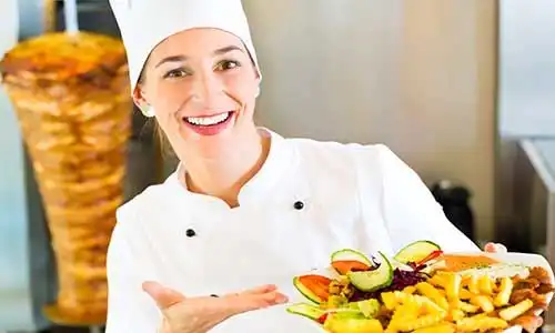 © Kzenon - Fotolia | Kebab - heißer Dönerteller mit frischen Zutaten