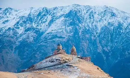 © kryvan - Fotolia | Tsminda Sameba Monastery, Kazbegi, Georgia