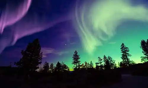 © surangaw - Fotolia | northern lights aurora borealis