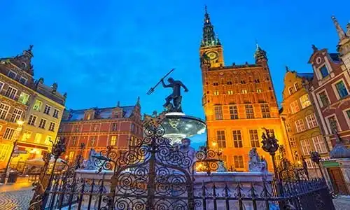 © Patryk Kosmider - Fotolia | Fountain of the Neptune in old town of Gdansk, Poland
