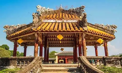© marcyano79 - Fotolia | Pagoda at the Imperial City, Hue, Vietnam.