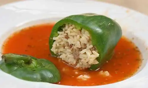© padufoto - Fotolia | Stuffed green pepper with rice