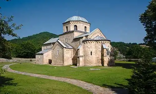 © ollirg - Fotolia | Gradac Monastery, Serbia
