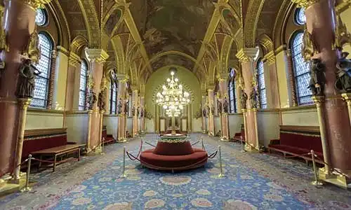 © Goran Bogicevic - Fotolia | Hungarian Parliament Building in Budapest