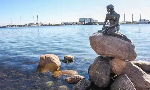 © fym1321 - Fotolia | Monument of the Little Mermaid in Copenhagen, Denmark,
